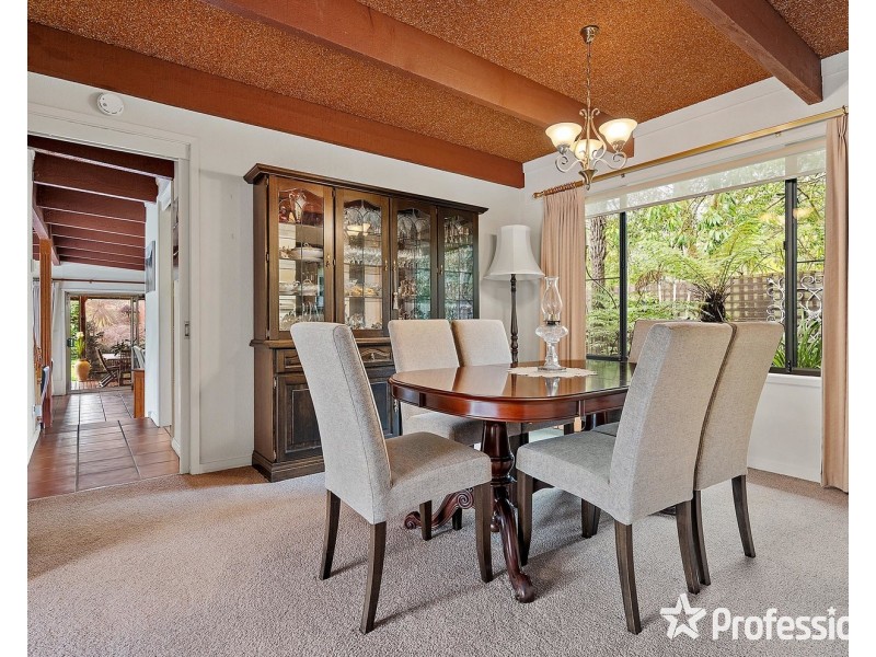 19 Stradbroke Road, Montrose VIC 3765