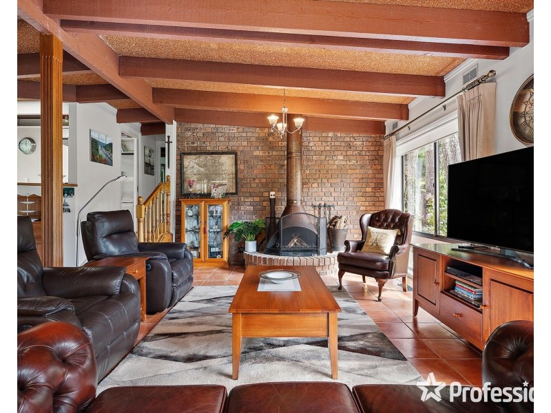 19 Stradbroke Road, Montrose VIC 3765