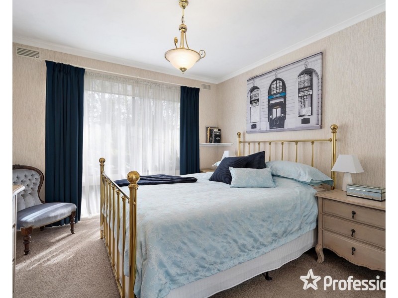 19 Stradbroke Road, Montrose VIC 3765