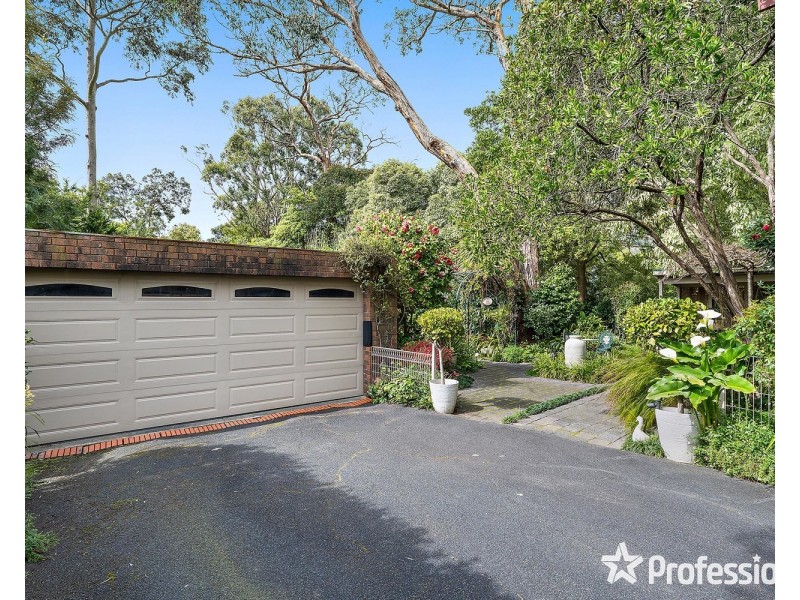 19 Stradbroke Road, Montrose VIC 3765