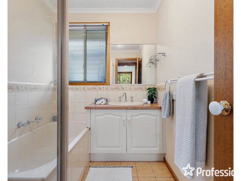 2/6 Ray Street, Croydon VIC 3136