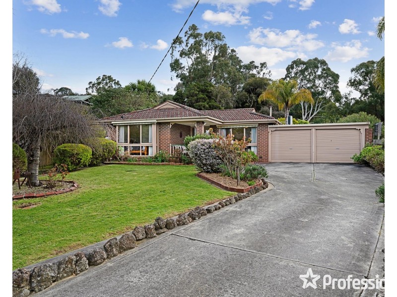 7 Nambour Drive, Mooroolbark VIC 3138