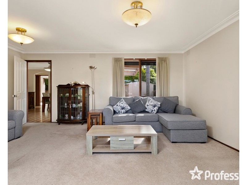7 Nambour Drive, Mooroolbark VIC 3138