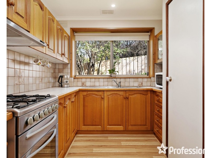 7 Nambour Drive, Mooroolbark VIC 3138