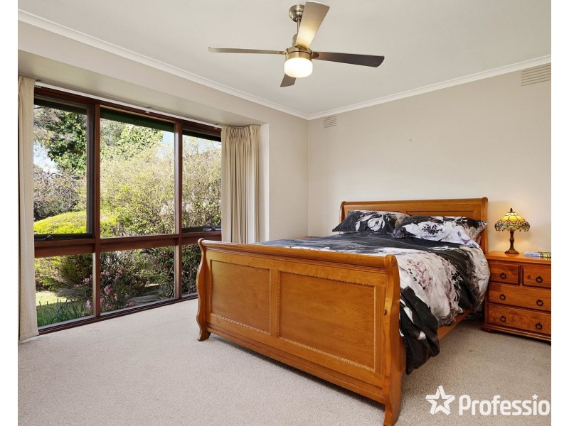 7 Nambour Drive, Mooroolbark VIC 3138
