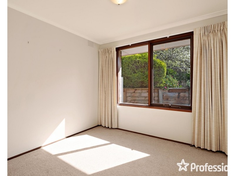 7 Nambour Drive, Mooroolbark VIC 3138