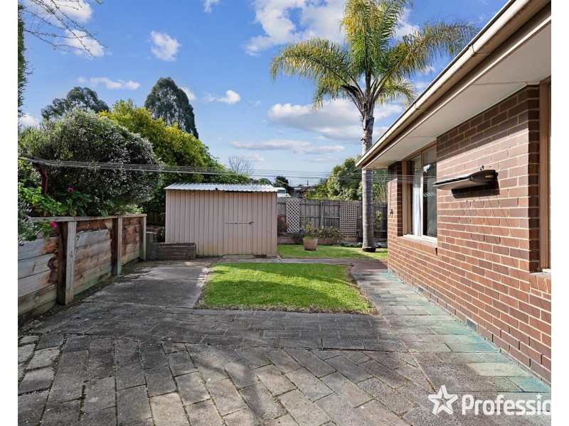 7 Nambour Drive, Mooroolbark VIC 3138