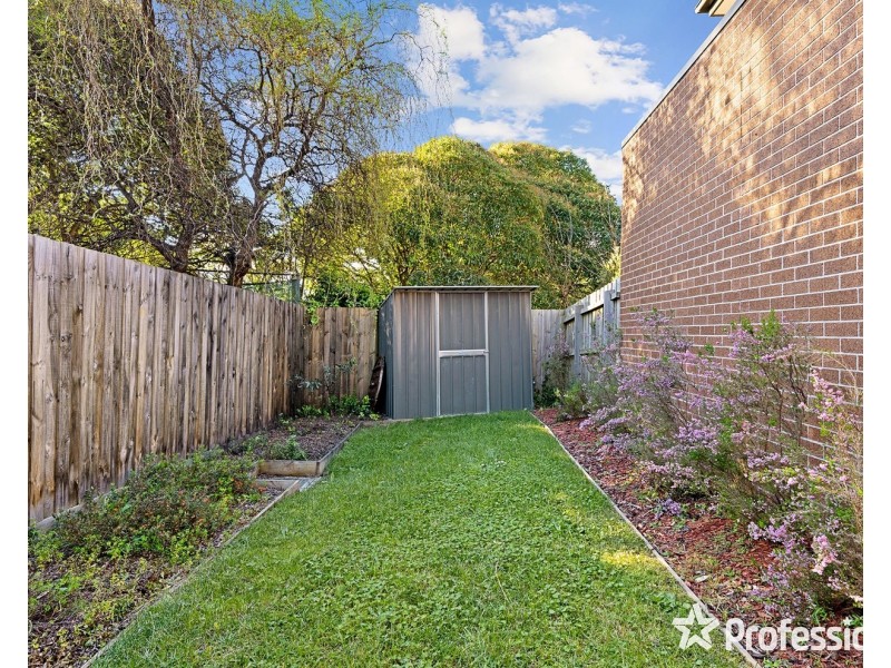 2/15 Durham Road, Kilsyth VIC 3137