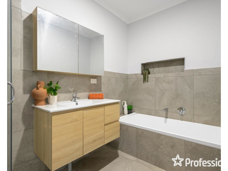 49 Kipling Avenue, Mooroolbark VIC 3138
