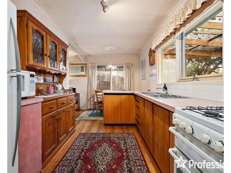 9 Carawa Street, Mooroolbark VIC 3138