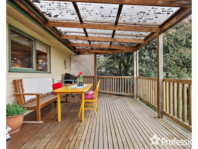 9 Carawa Street, Mooroolbark VIC 3138