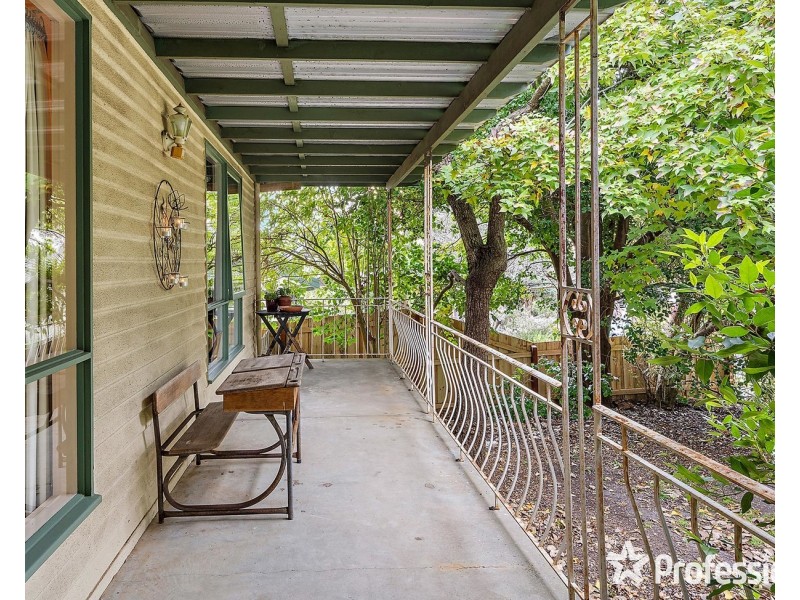 9 Carawa Street, Mooroolbark VIC 3138