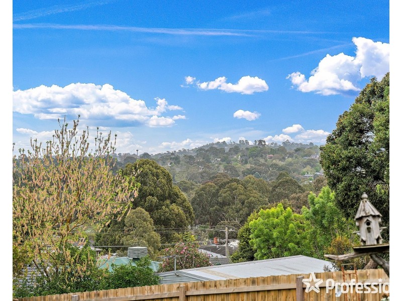 9 Carawa Street, Mooroolbark VIC 3138