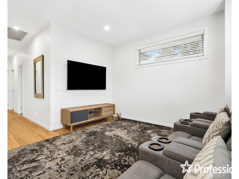 2c Caromar Street, Croydon VIC 3136