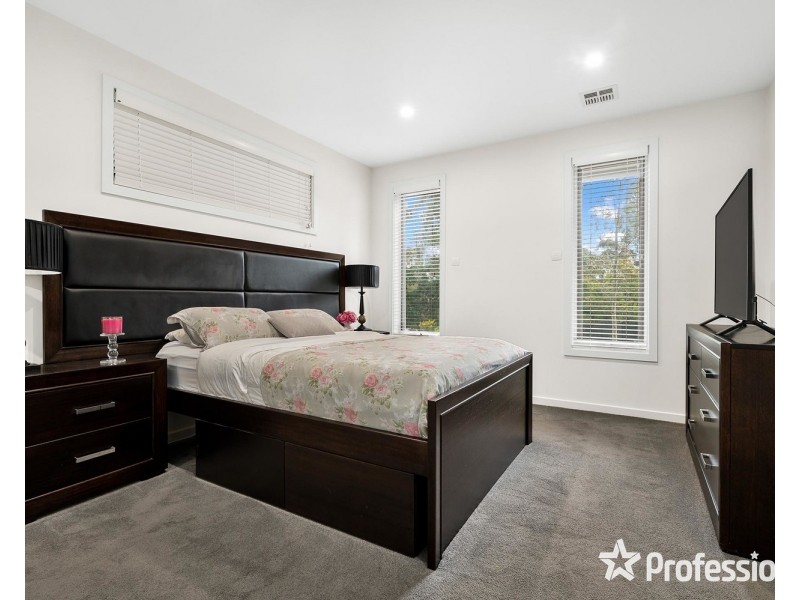 2c Caromar Street, Croydon VIC 3136