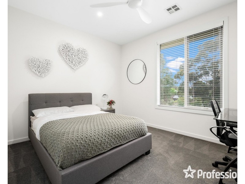 2c Caromar Street, Croydon VIC 3136