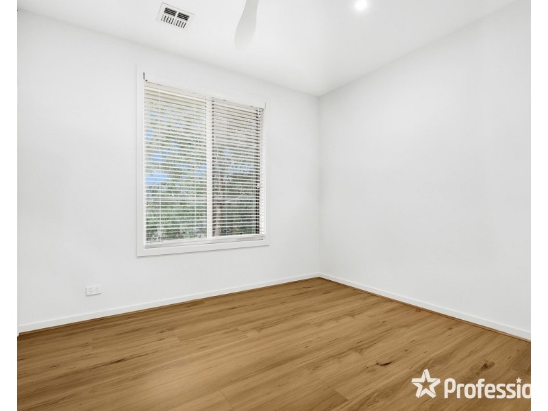 2c Caromar Street, Croydon VIC 3136