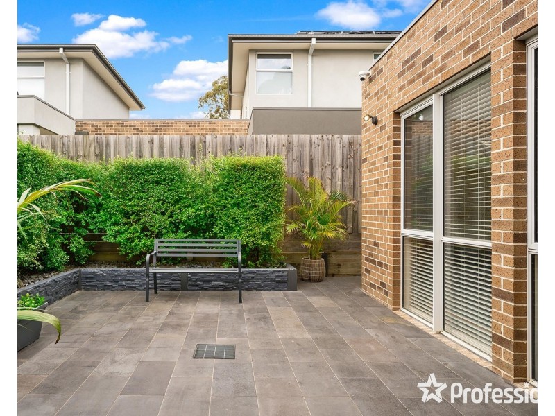 2c Caromar Street, Croydon VIC 3136