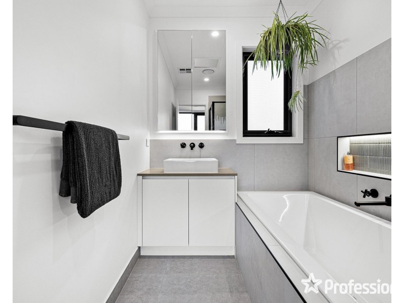 5a Orrong Road, Mooroolbark VIC 3138