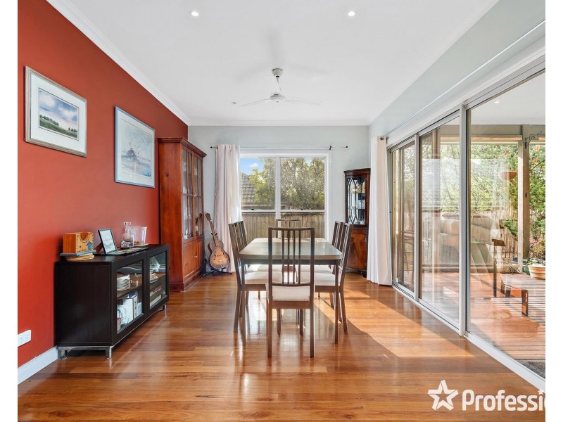 19 Gladys Grove, Croydon VIC 3136