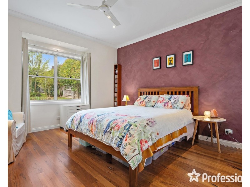 19 Gladys Grove, Croydon VIC 3136