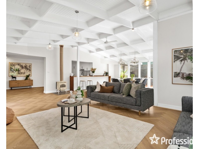 60 Pembroke Road, Mooroolbark VIC 3138