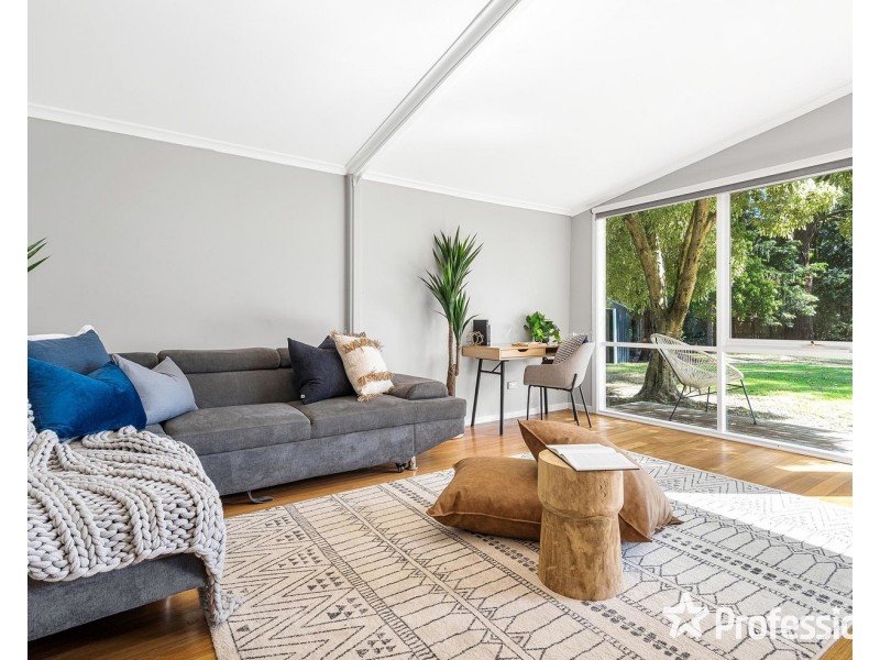 60 Pembroke Road, Mooroolbark VIC 3138