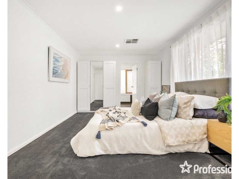 60 Pembroke Road, Mooroolbark VIC 3138