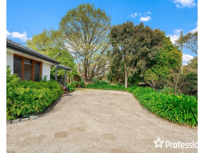 60 Pembroke Road, Mooroolbark VIC 3138