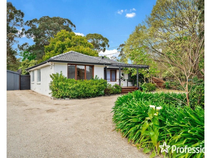 60 Pembroke Road, Mooroolbark VIC 3138