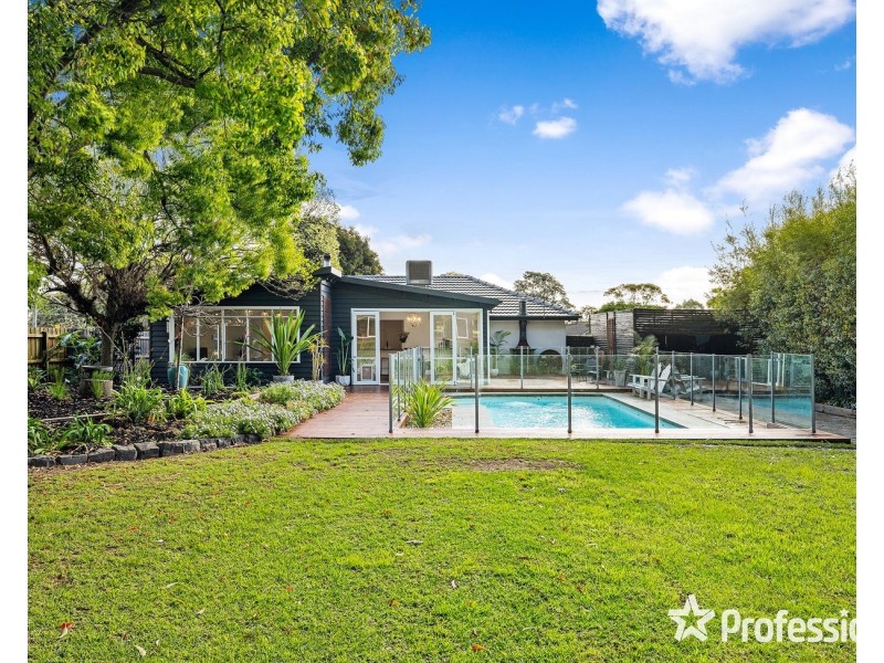60 Pembroke Road, Mooroolbark VIC 3138