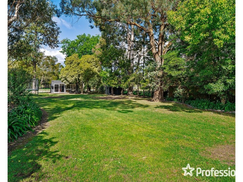 60 Pembroke Road, Mooroolbark VIC 3138