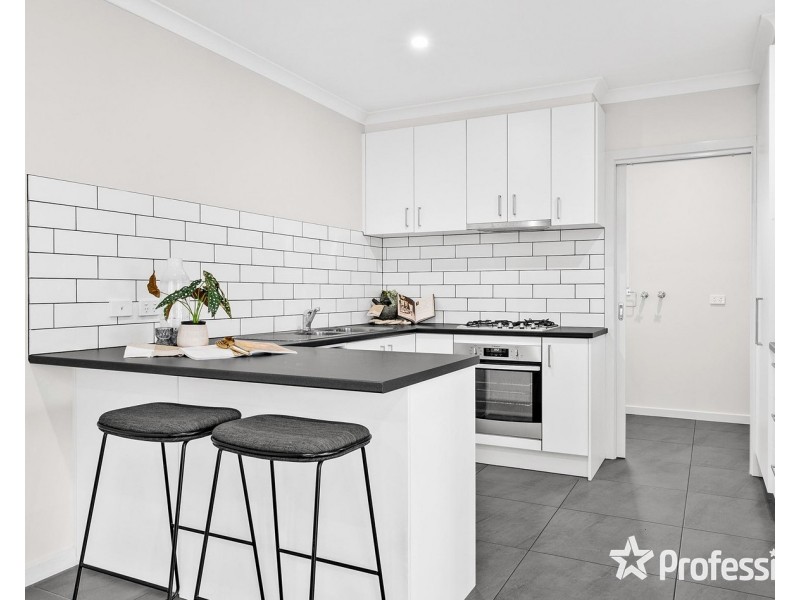 1/4 Shield Court, Kilsyth VIC 3137