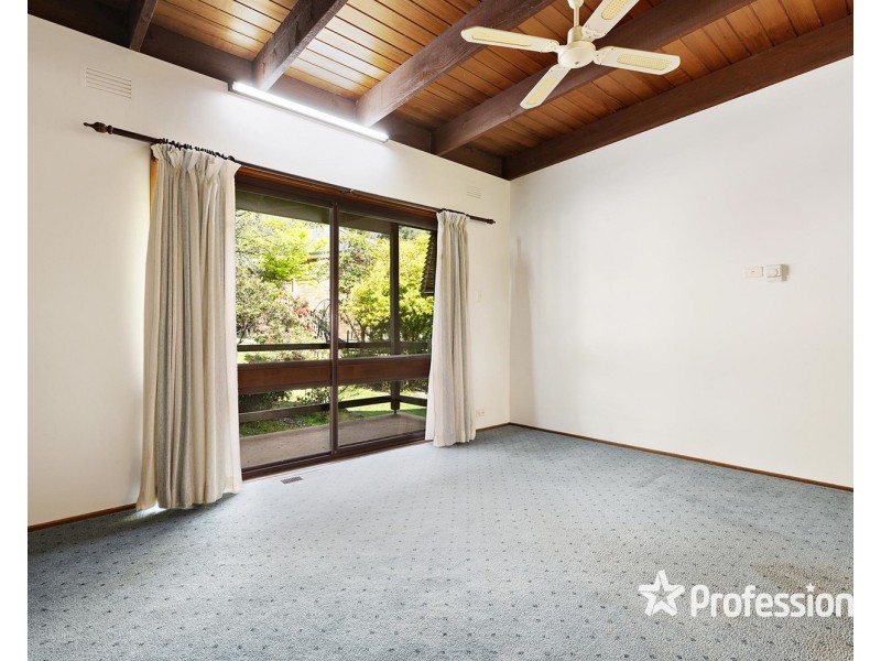 42 Warrawee Road, Mount Evelyn VIC 3796
