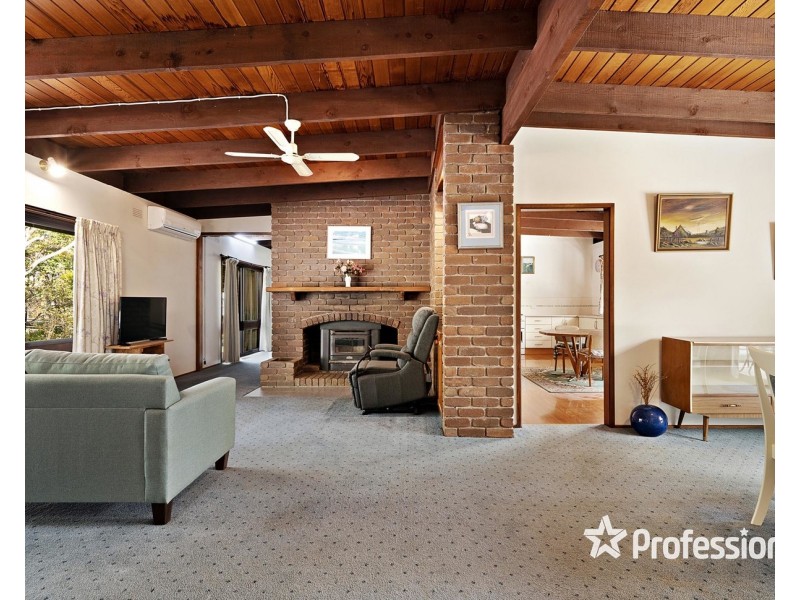 42 Warrawee Road, Mount Evelyn VIC 3796