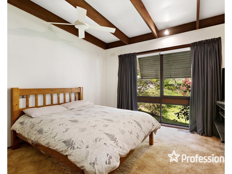 42 Warrawee Road, Mount Evelyn VIC 3796