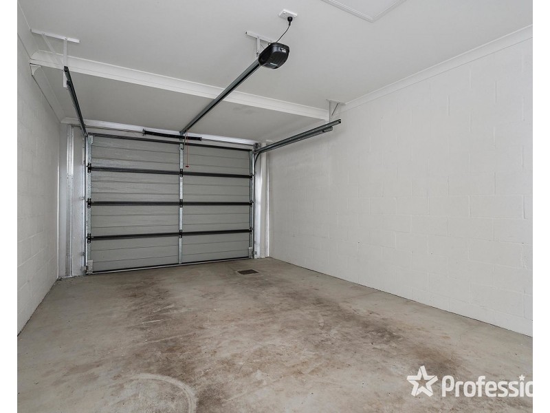 35 Cambridge Road, Mooroolbark VIC 3138
