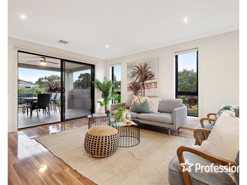 49 Evans Drive, Croydon VIC 3136