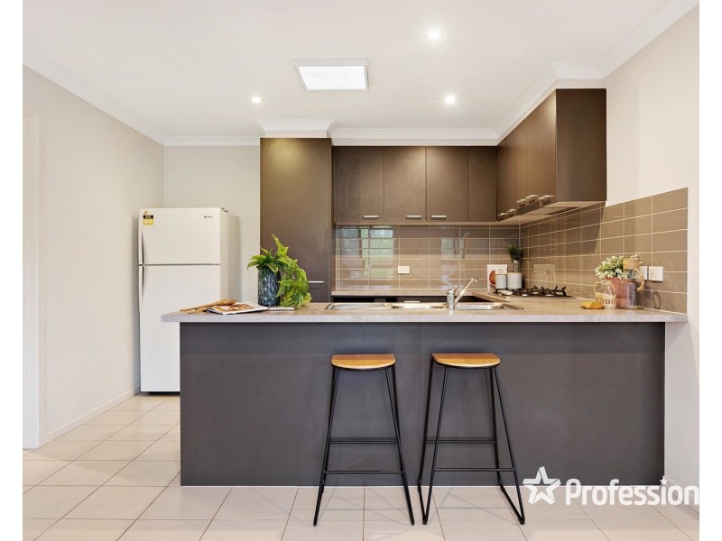 49 Evans Drive, Croydon VIC 3136