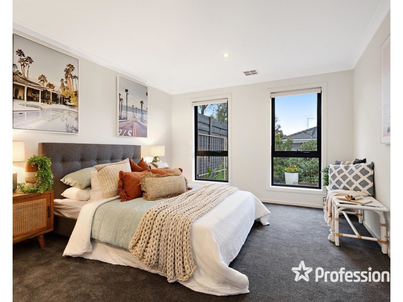 49 Evans Drive, Croydon VIC 3136