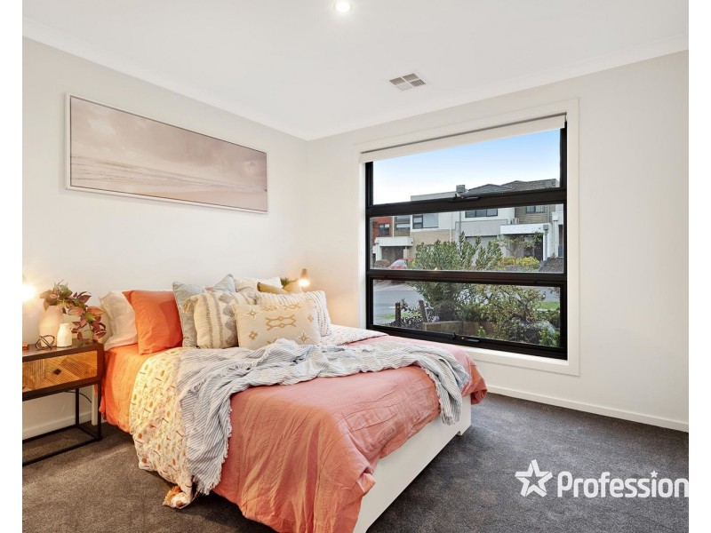 49 Evans Drive, Croydon VIC 3136