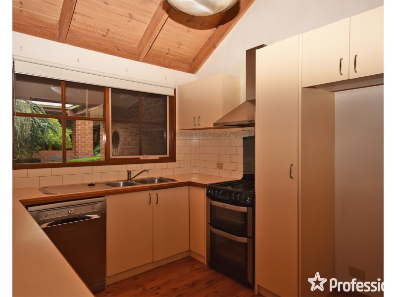 2 Christa Court, Lilydale VIC 3140