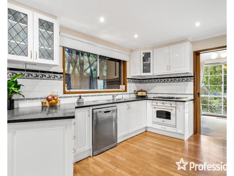 16 Wainewright Avenue, Mooroolbark VIC 3138