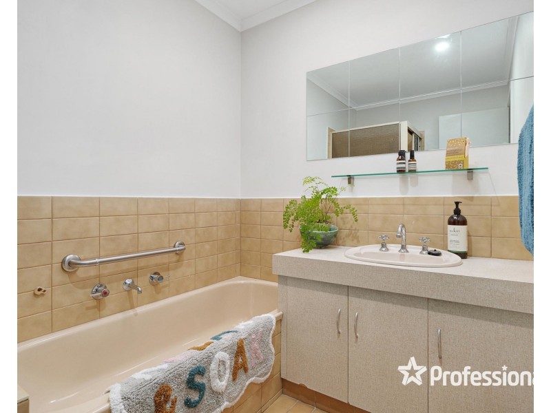 4/237-239 Hull Road, Mooroolbark VIC 3138