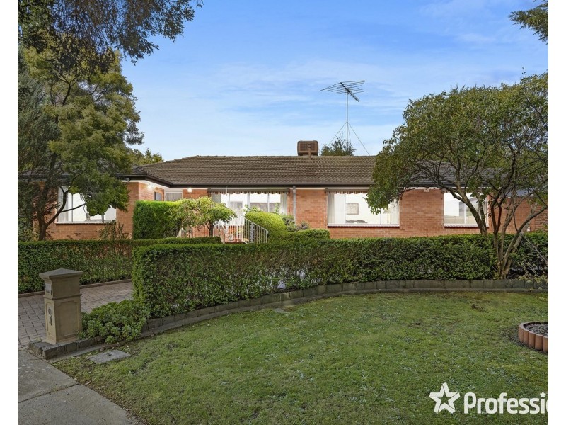 4 Warren Court, Mooroolbark VIC 3138