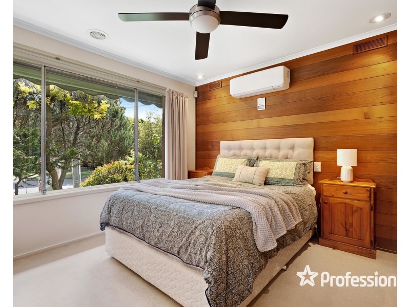 4 Warren Court, Mooroolbark VIC 3138