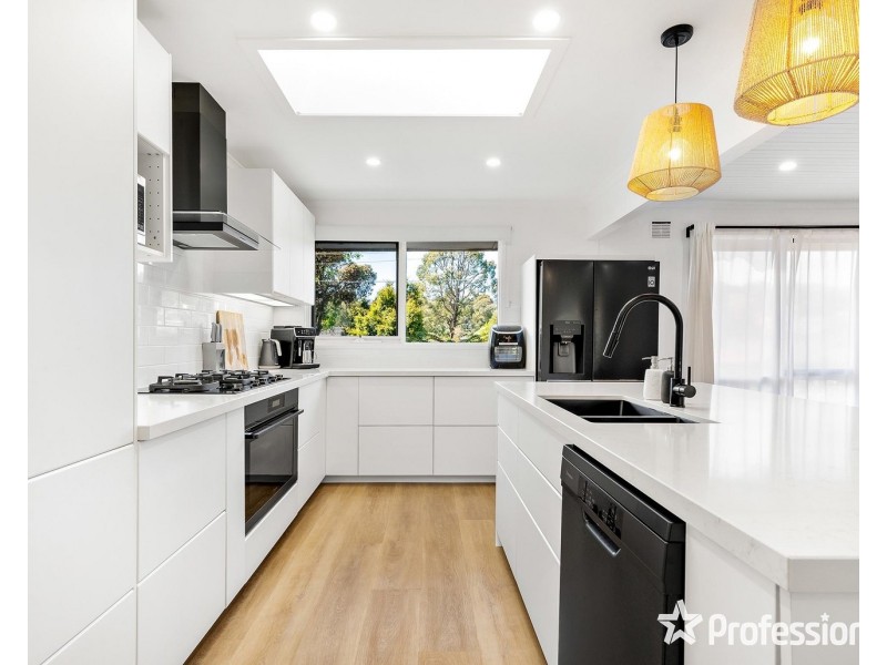 64 Kipling Avenue, Mooroolbark VIC 3138