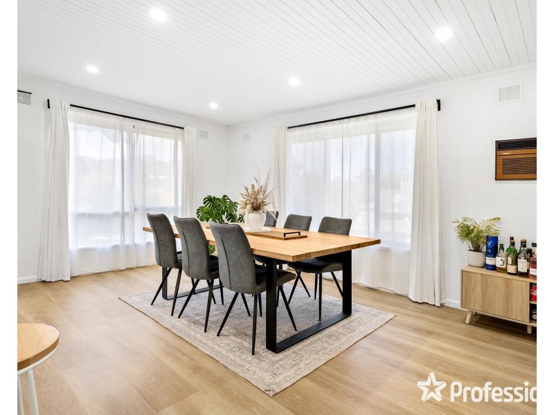 64 Kipling Avenue, Mooroolbark VIC 3138