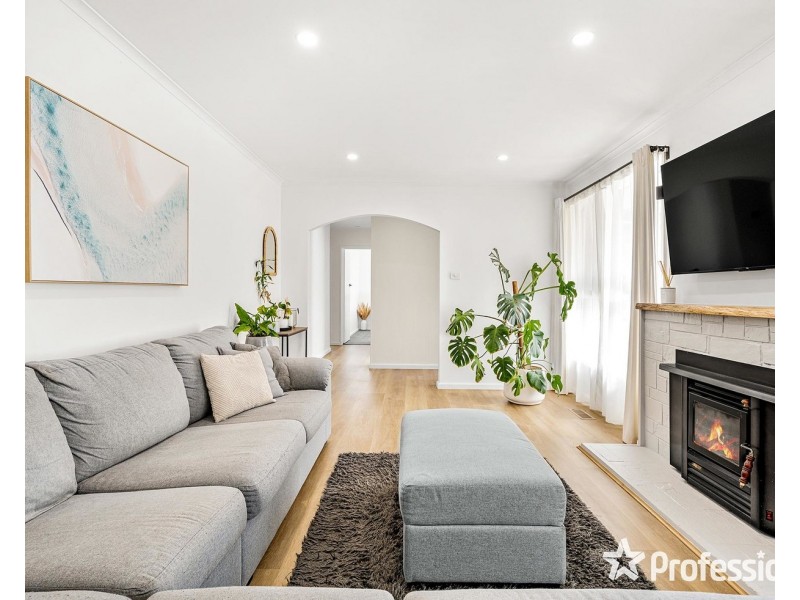 64 Kipling Avenue, Mooroolbark VIC 3138