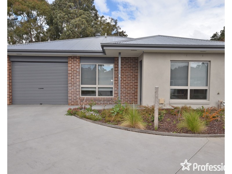 4 Reska Place, Mooroolbark VIC 3138